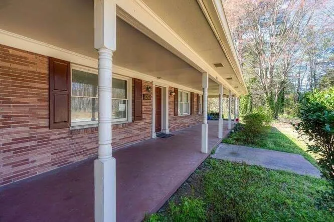 11041 Veterans Memorial Highway Lithia Springs, GA 30122