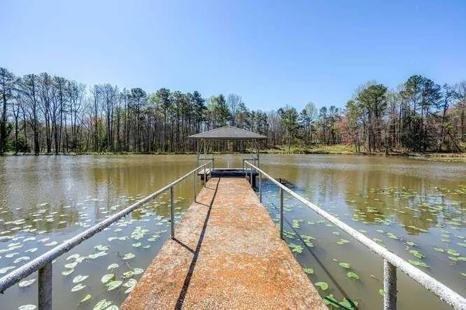 11041 Veterans Memorial Highway Lithia Springs, GA 30122