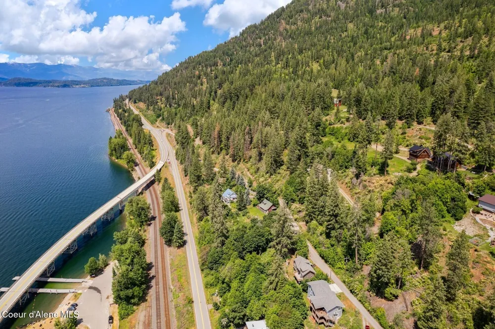 260 Highland Avenue Hope, ID 83836
