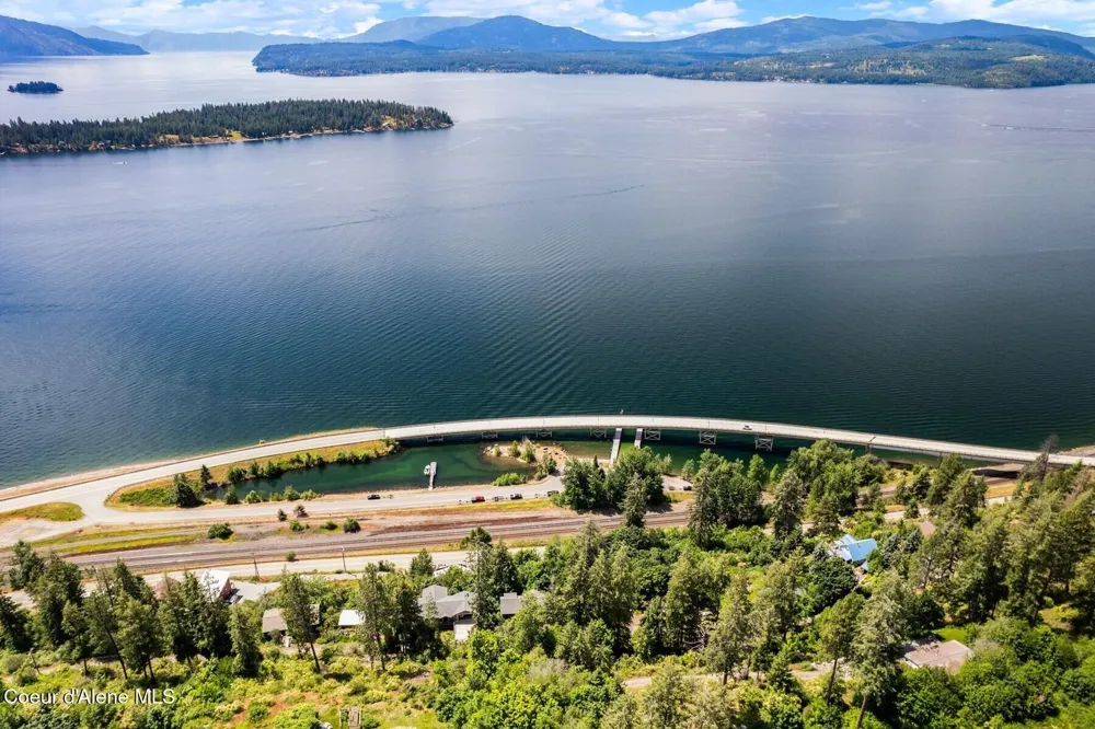 260 Highland Avenue Hope, ID 83836