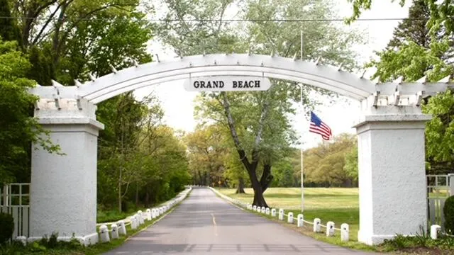 6 Lilac Lane Grand Beach, MI 49117