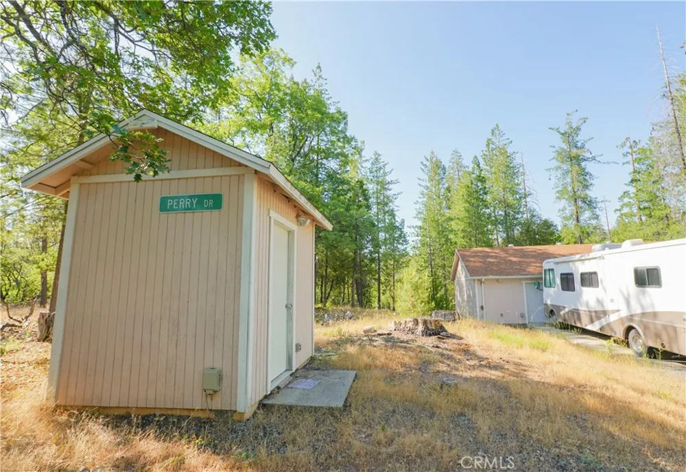 5990 Sugar Pine Drive Coulterville, CA 95311