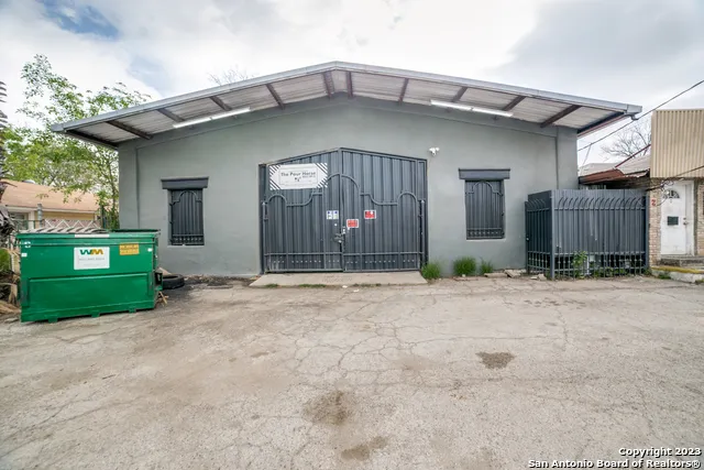1334 S General Mcmullen Dr San Antonio, TX 78237