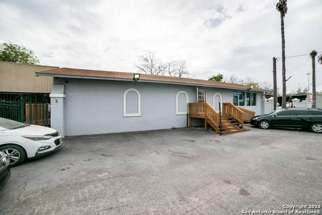 1334 S General Mcmullen Dr San Antonio, TX 78237