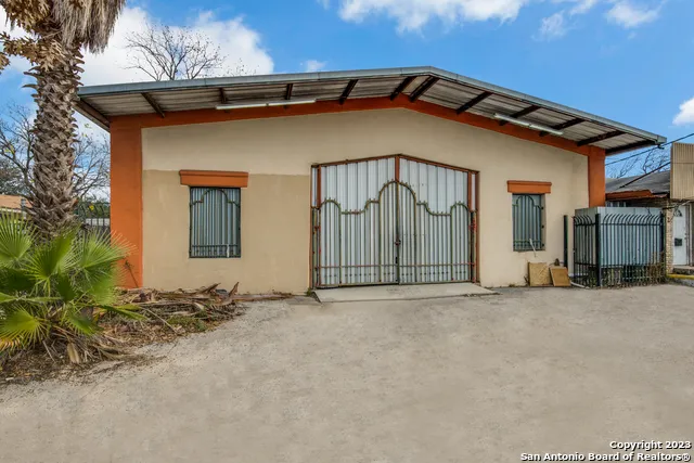 1334 S General Mcmullen Dr San Antonio, TX 78237
