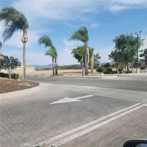 E Commonweaith Avenue