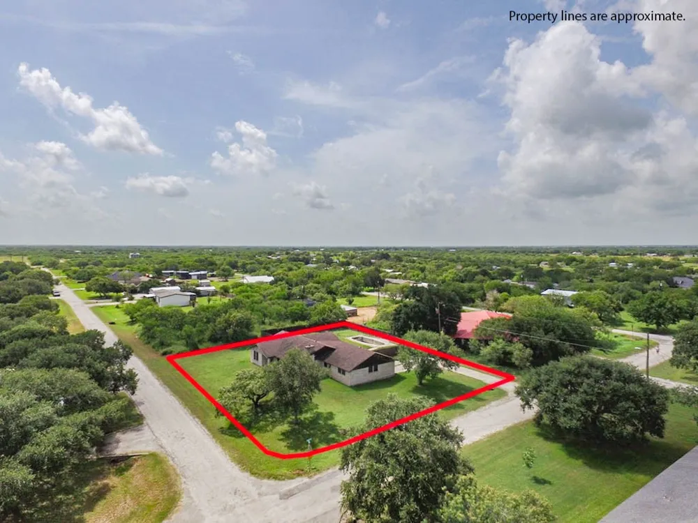 1300 Burton Street Woodsboro, TX 78393