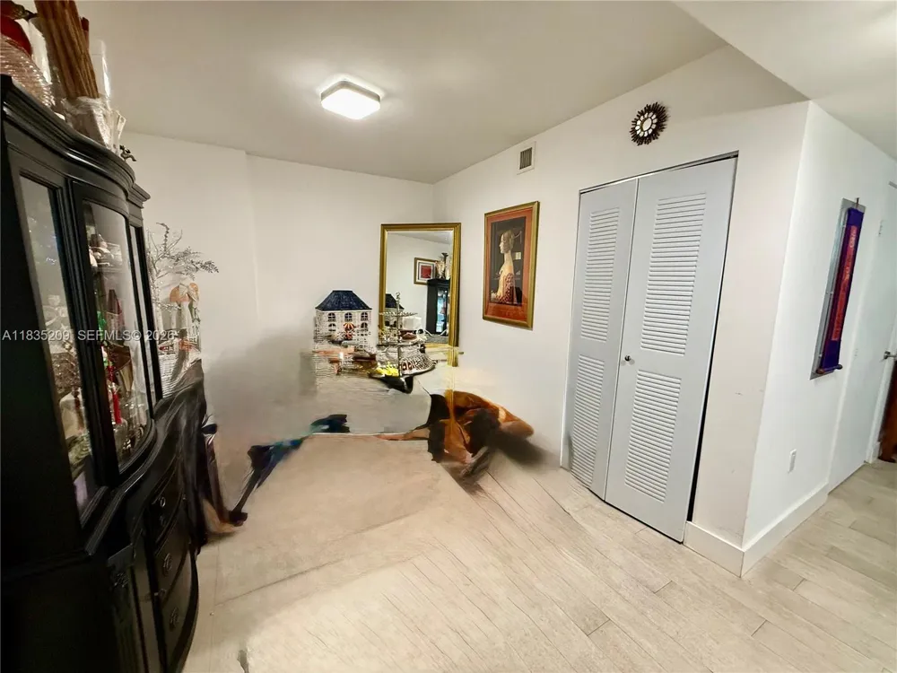 6620 Indian Creek Dr #607 Miami, FL 33141