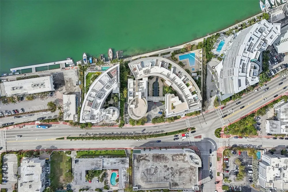 6620 Indian Creek Dr #607 Miami, FL 33141
