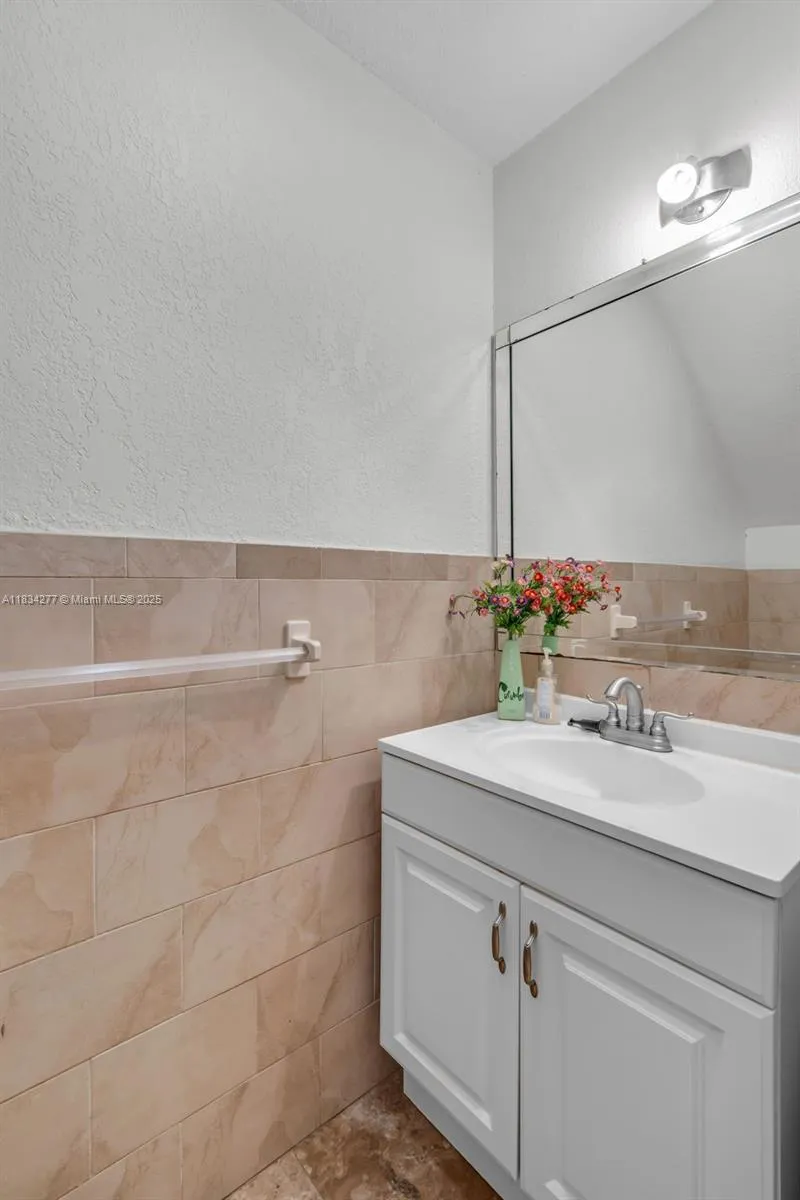8256 NW 9th Ct #2 Plantation, FL 33324