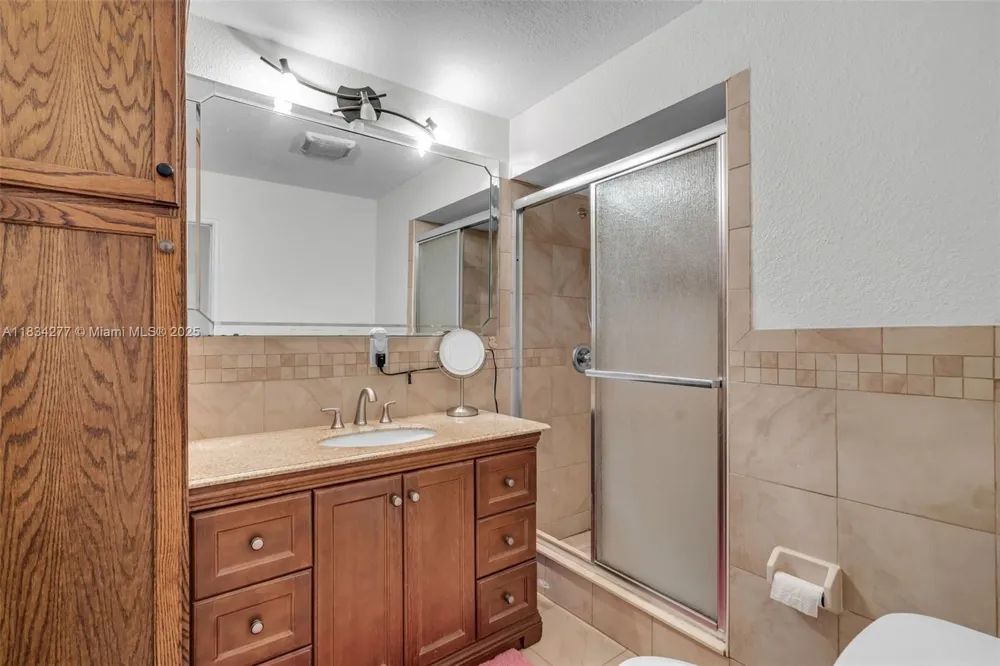 8256 NW 9th Ct #2 Plantation, FL 33324