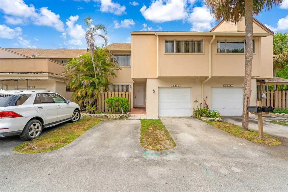 8256 NW 9th Ct #2 Plantation, FL 33324