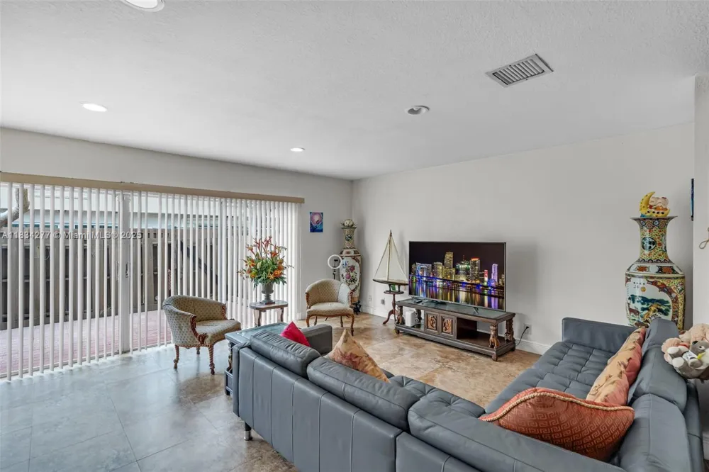 8256 NW 9th Ct #2 Plantation, FL 33324