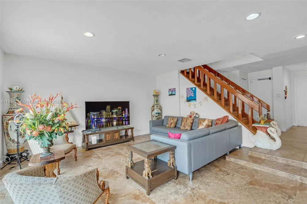 8256 NW 9th Ct #2 Plantation, FL 33324