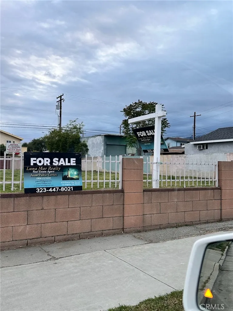 227 Azusa Avenue Azusa, CA 91702