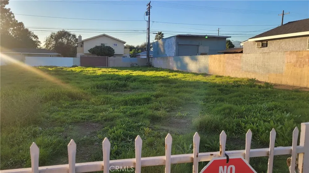 227 Azusa Avenue Azusa, CA 91702