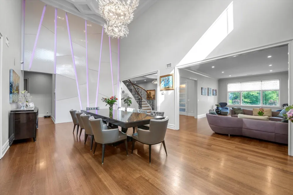 185 Dolphin Drive Hewlett Neck, NY 11598