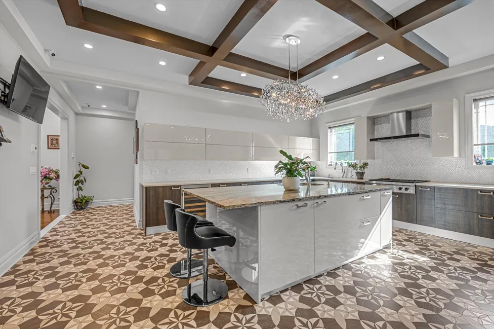 185 Dolphin Drive Hewlett Neck, NY 11598