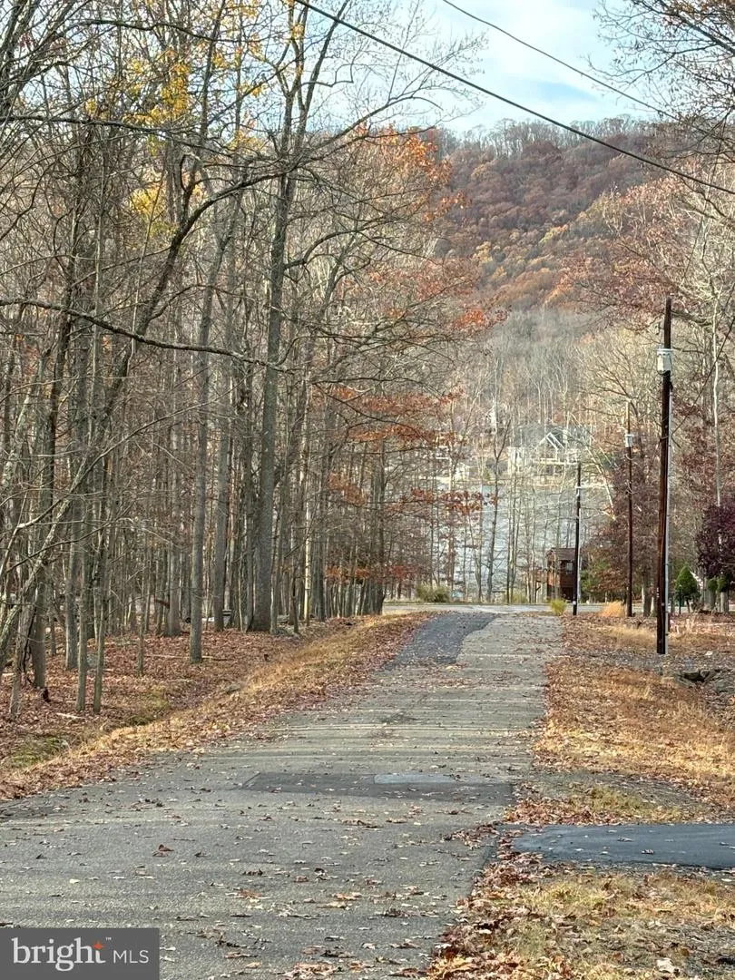 W TUSCARORA DRIVE Hazleton, PA 18202