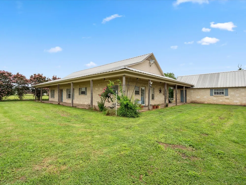 17645 Highway 6 Navasota, TX 77868