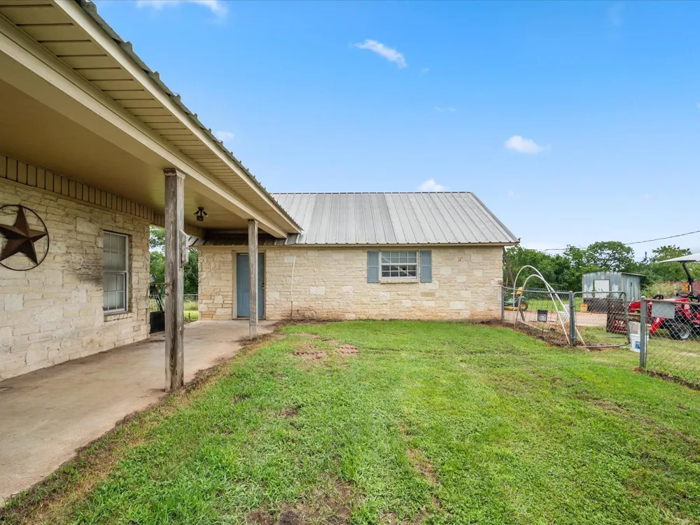 17645 Highway 6 Navasota, TX 77868