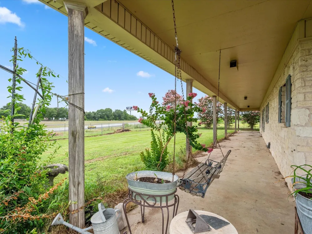 17645 Highway 6 Navasota, TX 77868