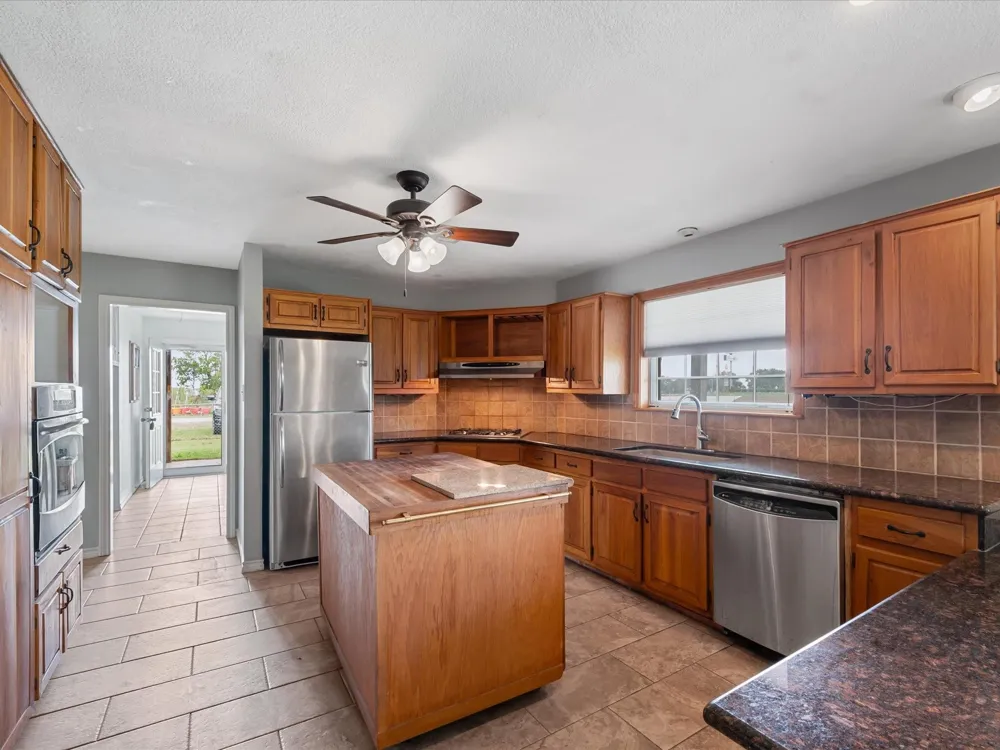 17645 Highway 6 Navasota, TX 77868