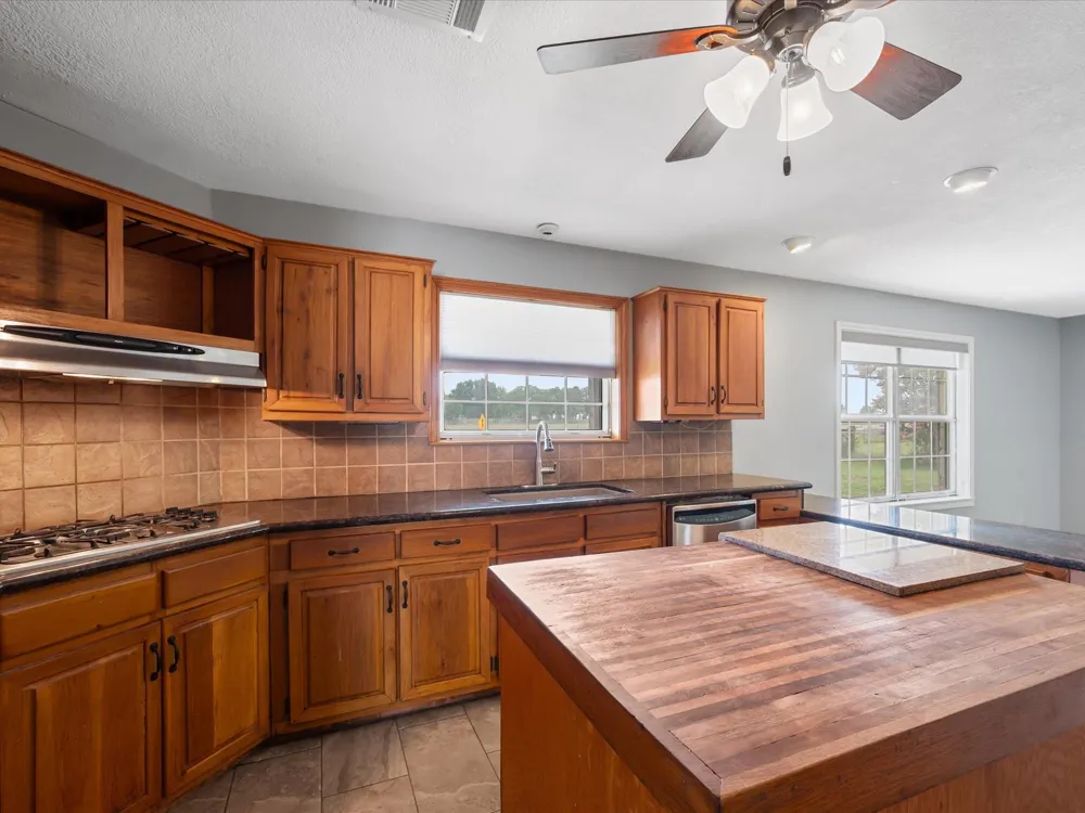 17645 Highway 6 Navasota, TX 77868