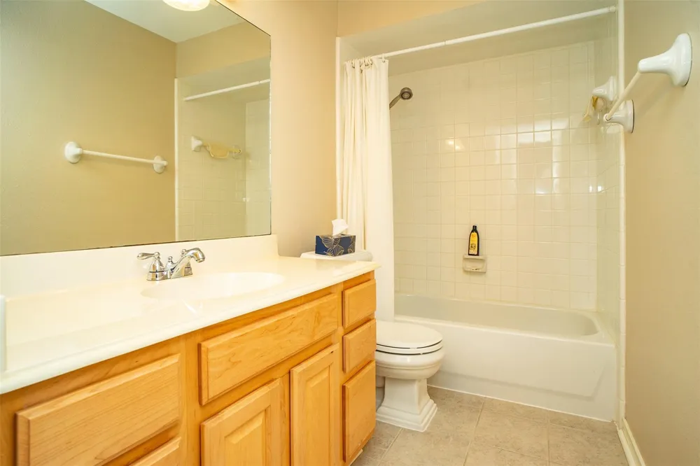 11525 Burdine Street #403 Houston, TX 77035