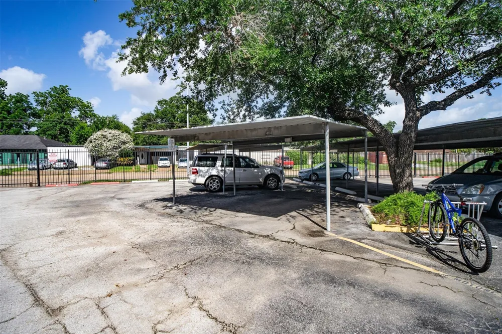 11525 Burdine Street #403 Houston, TX 77035