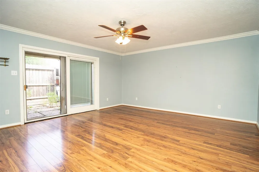 11525 Burdine Street #403 Houston, TX 77035