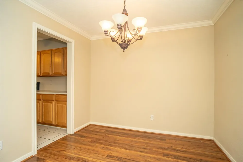 11525 Burdine Street #403 Houston, TX 77035