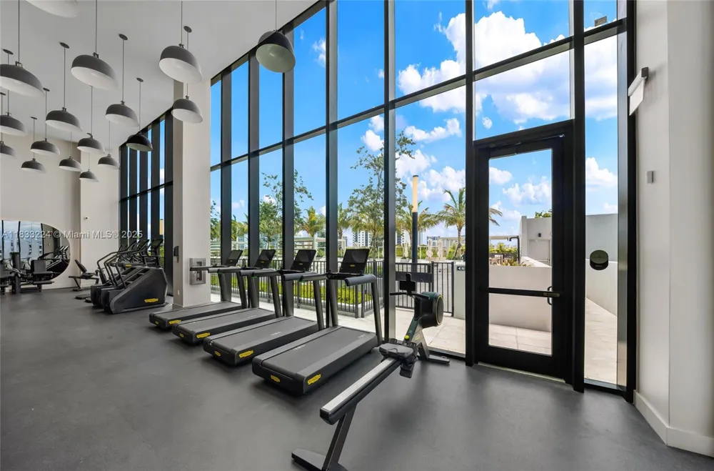 580 72 #910 Miami Beach, FL 33144