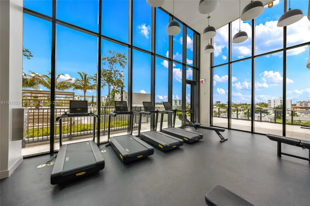 580 72 #910 Miami Beach, FL 33144