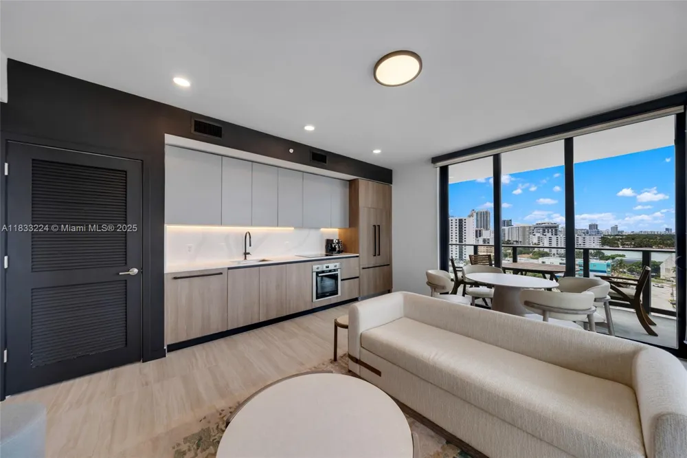 580 72 #910 Miami Beach, FL 33144