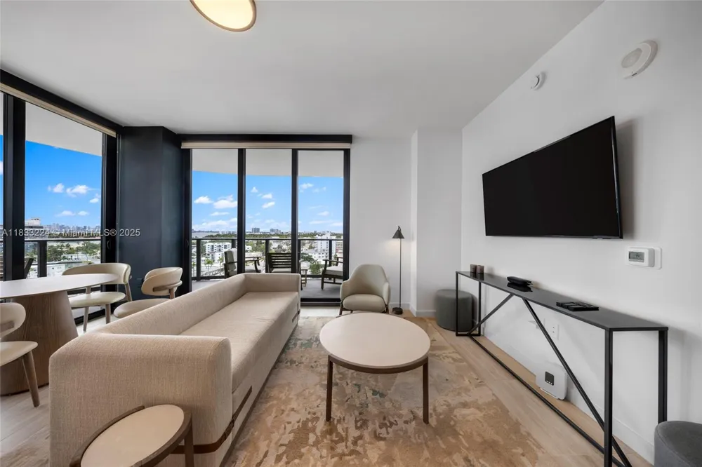 580 72 #910 Miami Beach, FL 33144