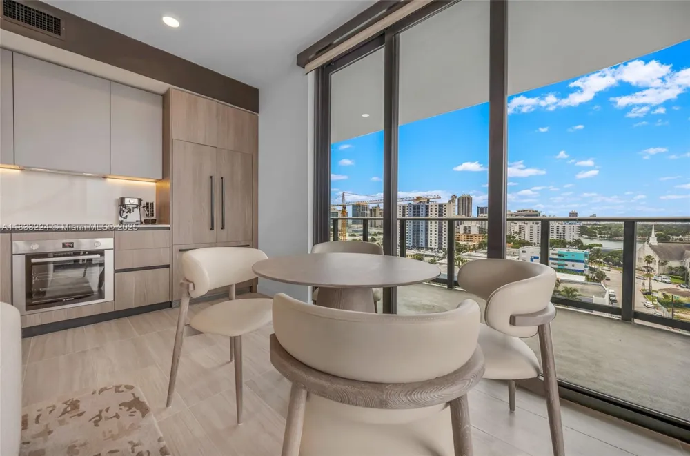 580 72 #910 Miami Beach, FL 33144