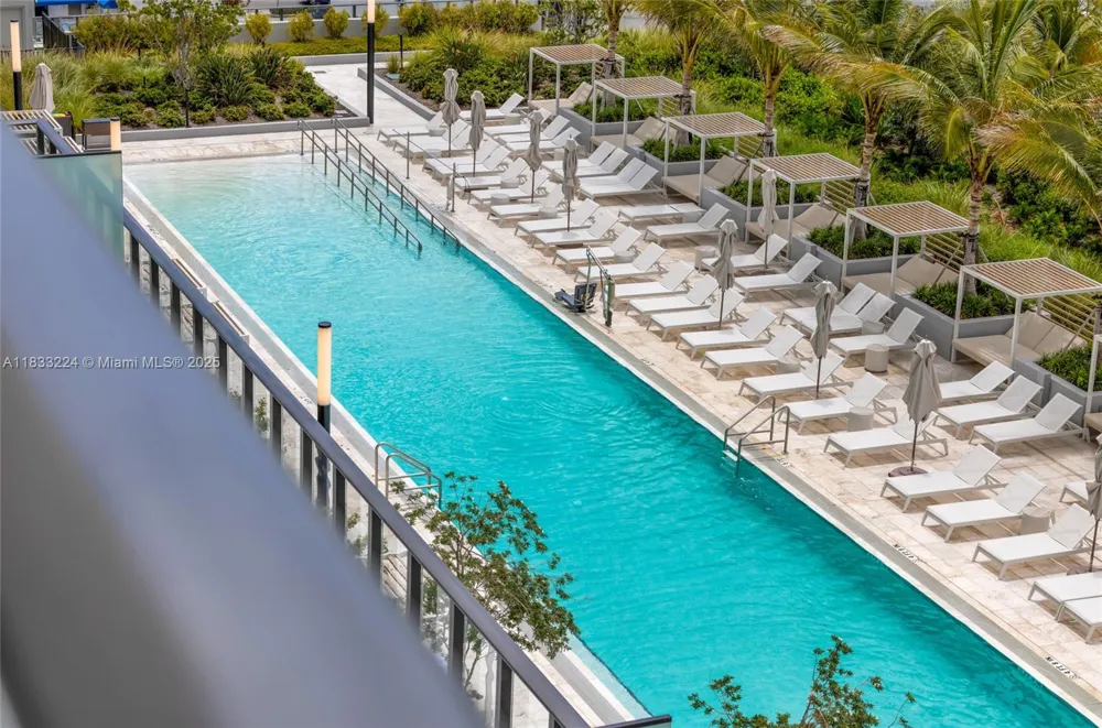 580 72 #910 Miami Beach, FL 33144