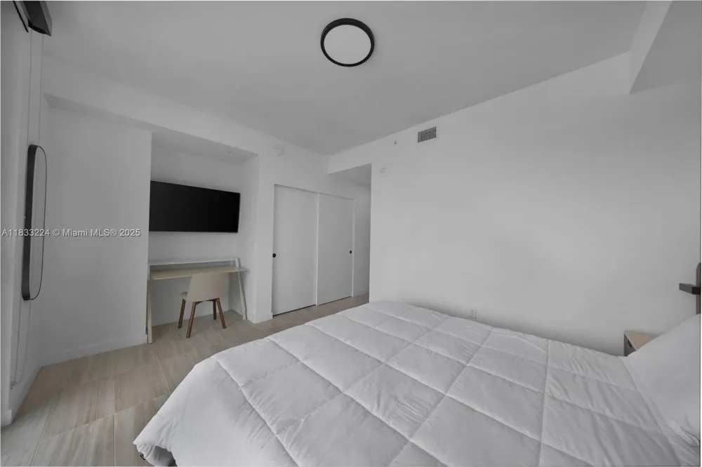 580 72 #910 Miami Beach, FL 33144