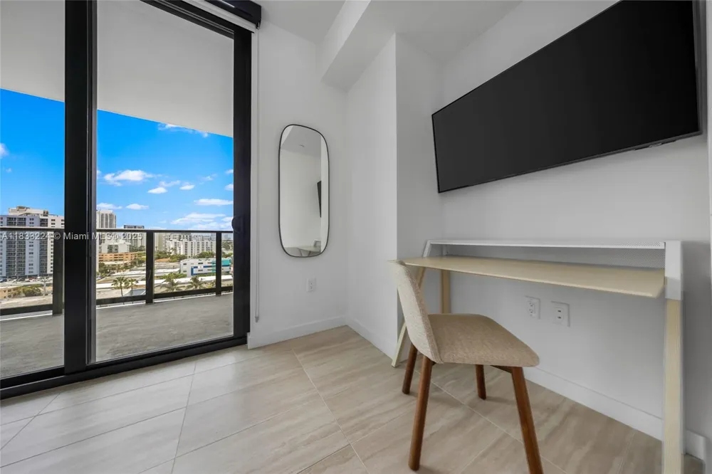 580 72 #910 Miami Beach, FL 33144