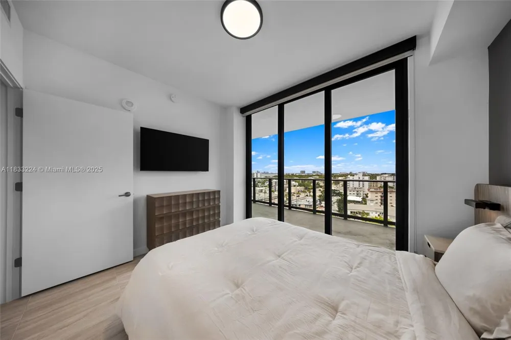 580 72 #910 Miami Beach, FL 33144