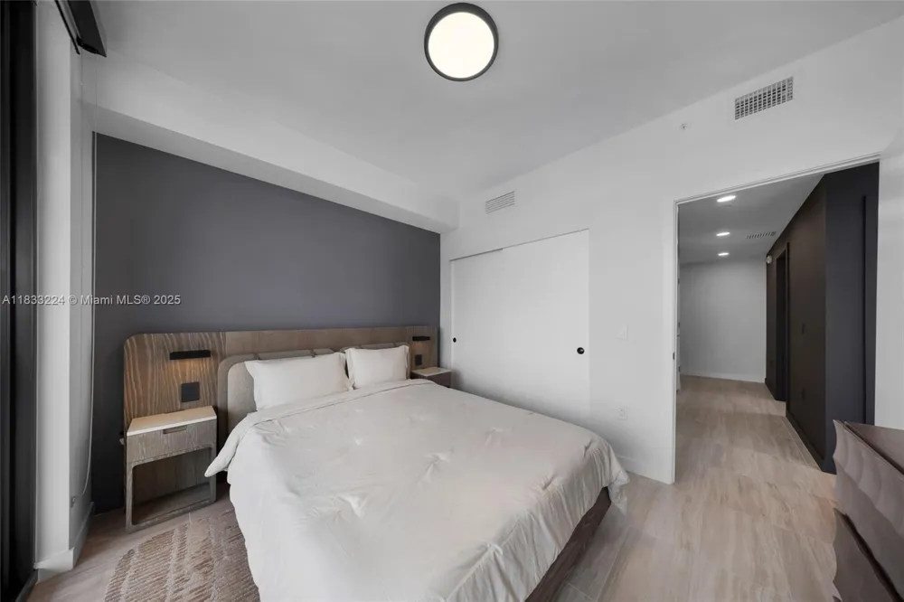580 72 #910 Miami Beach, FL 33144