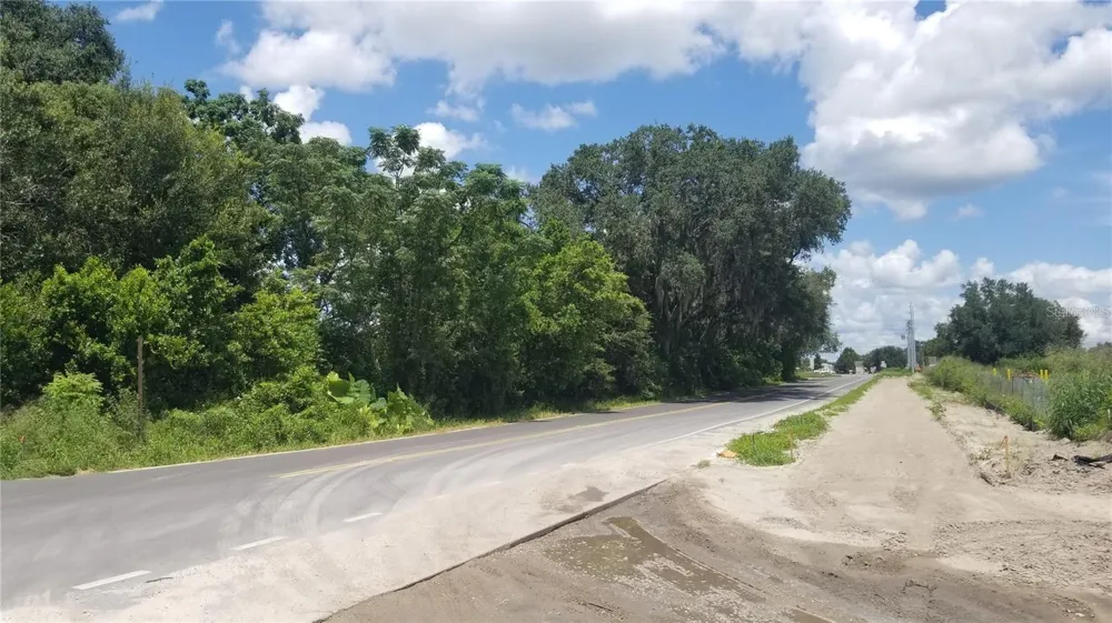4137 NEW RIVER RD Zephyrhills, FL 33542