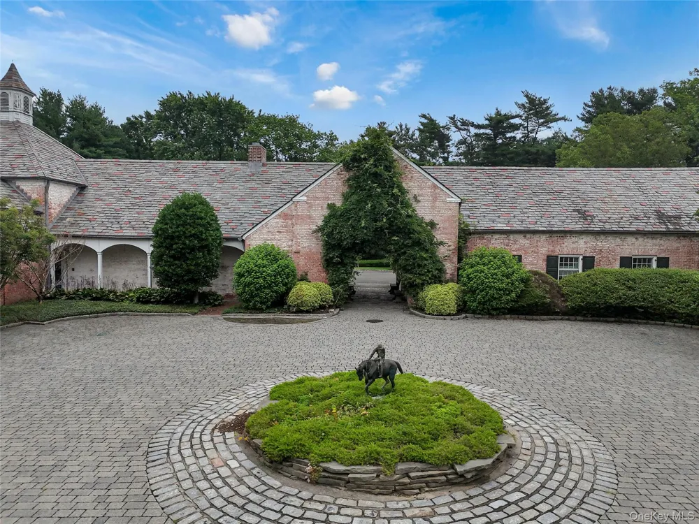 60 Piping Rock Road Upper Brookville, NY 11545
