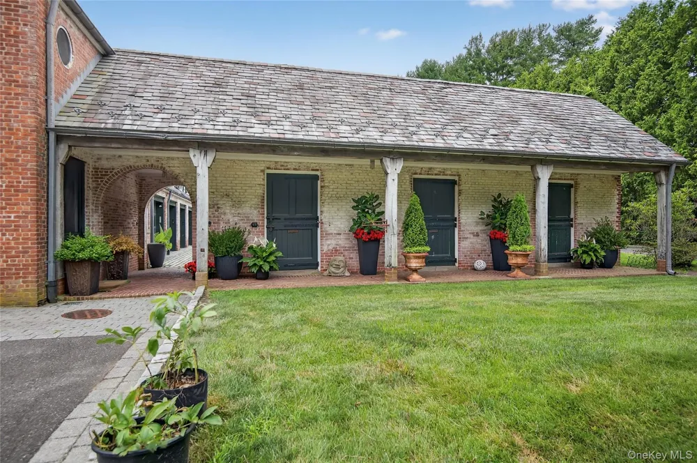 60 Piping Rock Road Upper Brookville, NY 11545
