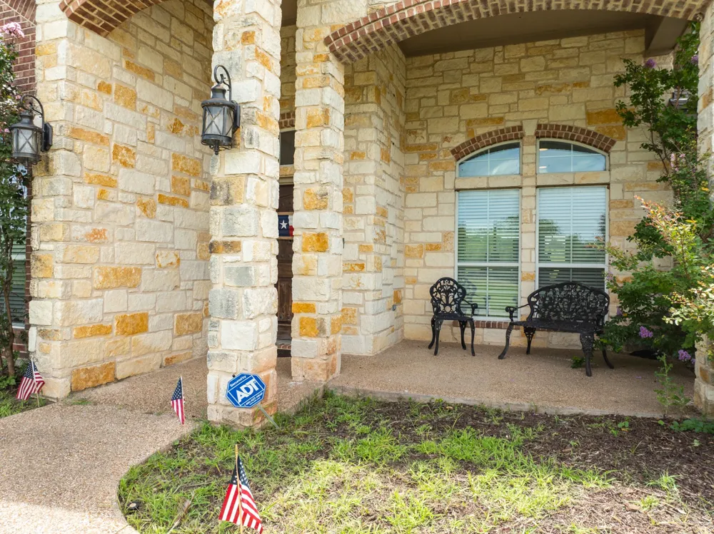 845 W County Line Road E West, TX 76691