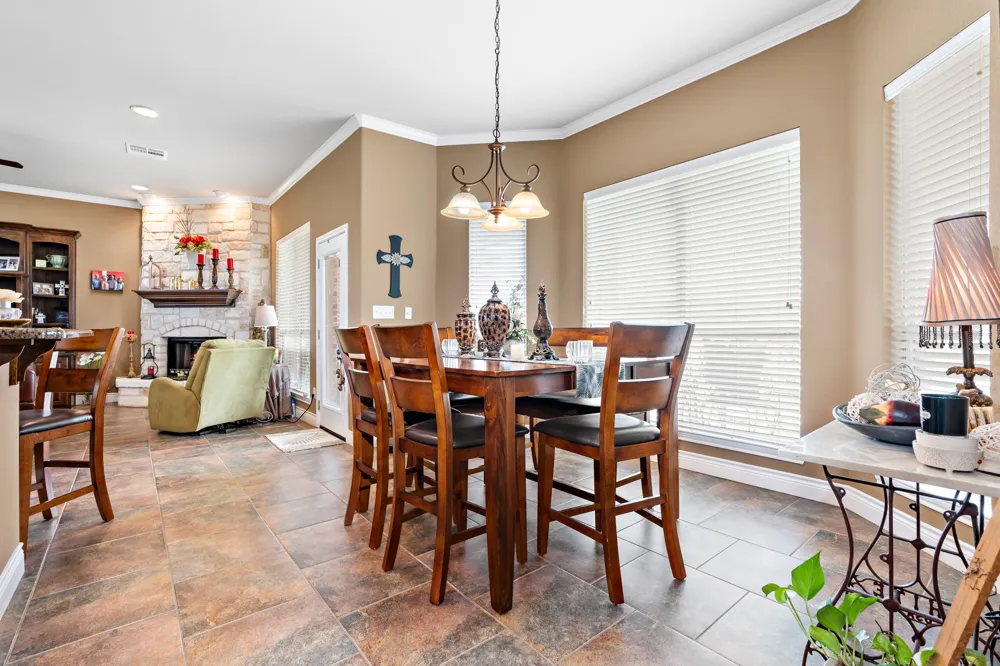 845 W County Line Road E West, TX 76691