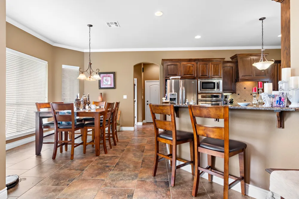 845 W County Line Road E West, TX 76691