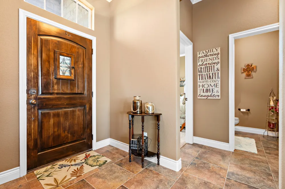 845 W County Line Road E West, TX 76691