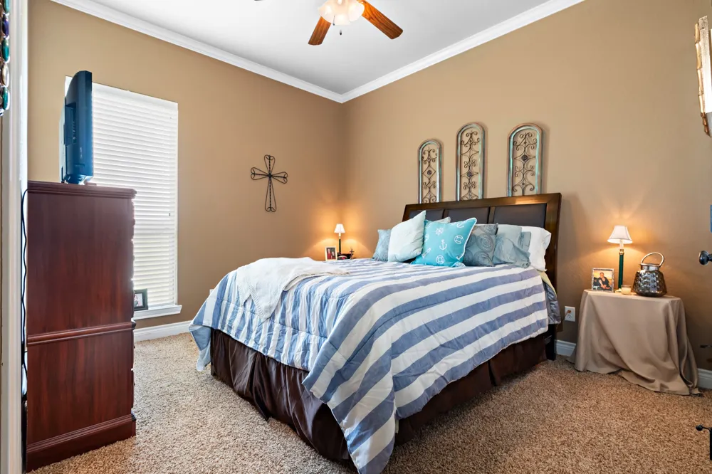 845 W County Line Road E West, TX 76691